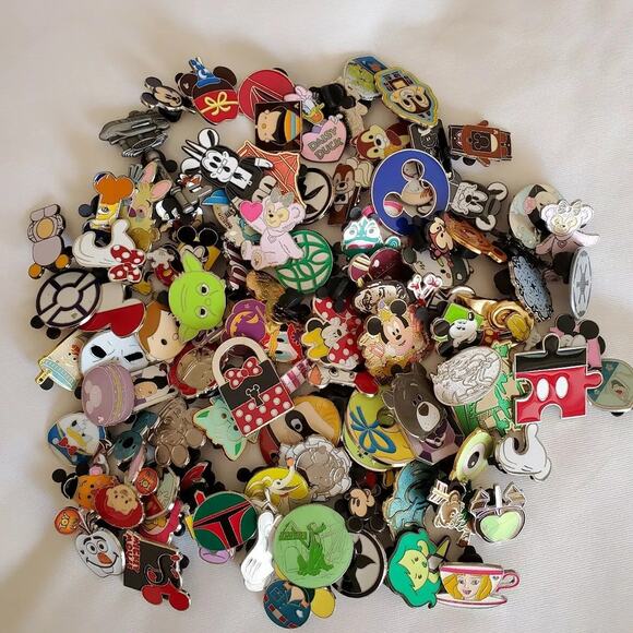 Disney Accessories - DISNEY TRADING PINS 50